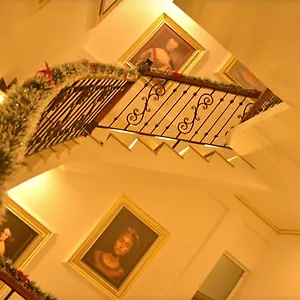 Отель New Queen's Palace, Негомбо