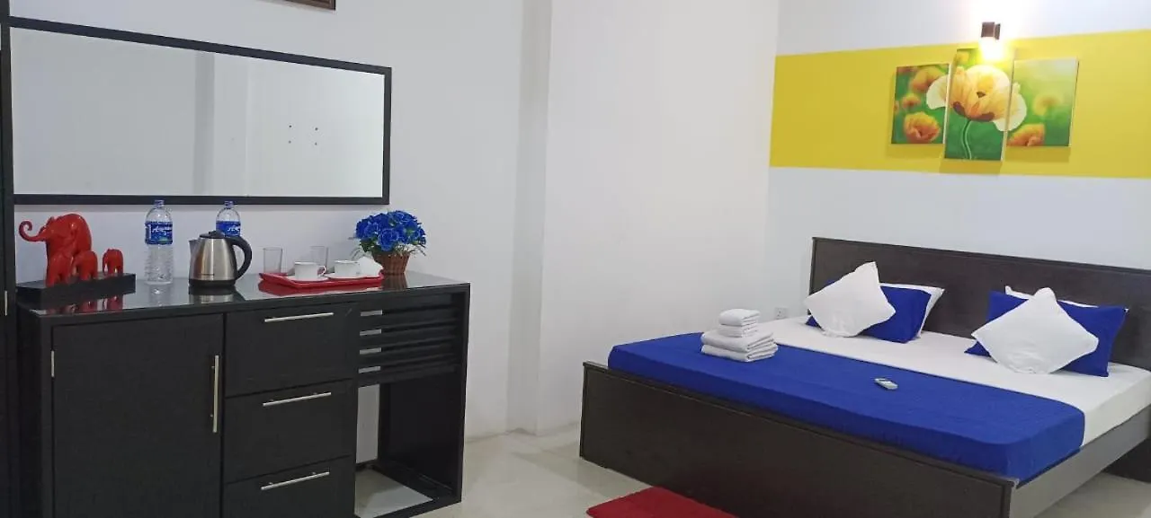 Royal Palace Hotel Negombo 0*,