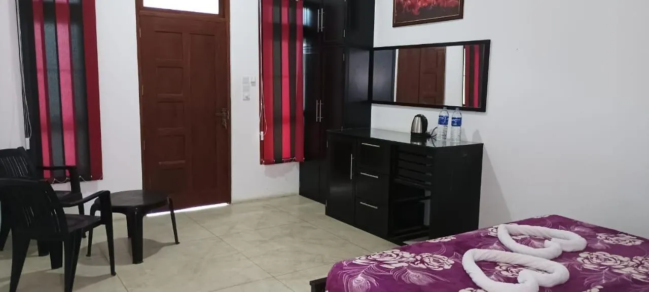 Royal Palace Hotel Negombo