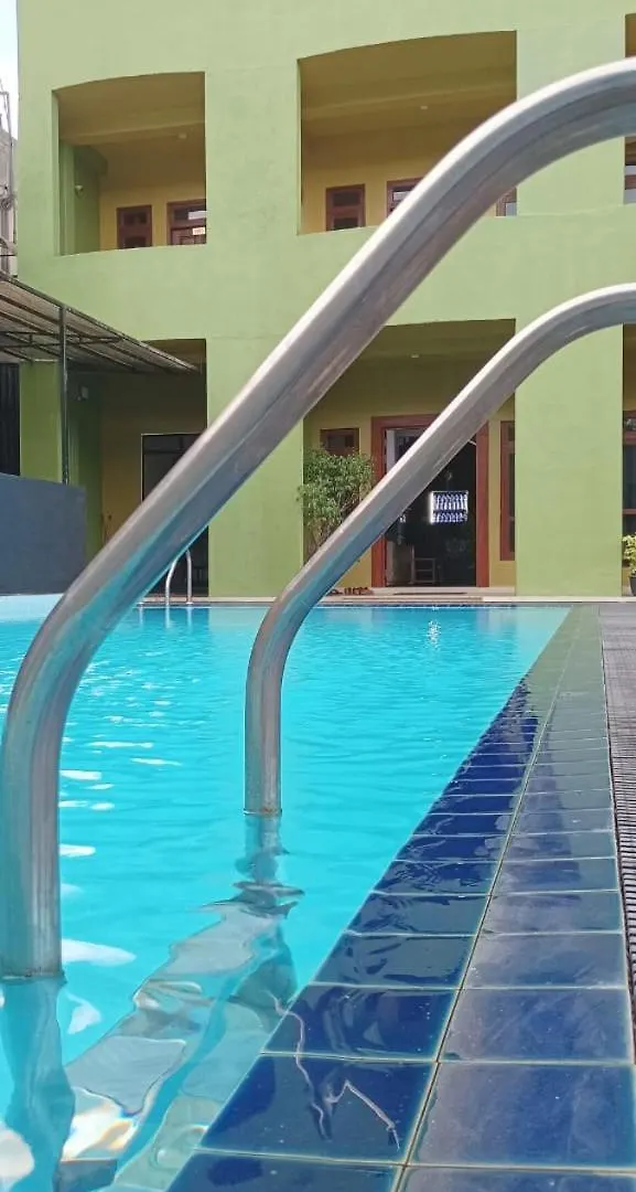 Royal Palace Hotel Negombo